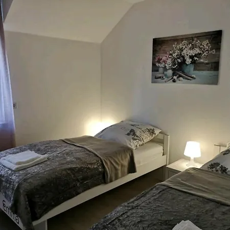 Modern Wohnen I Parkplatz I Wlan I Netflix I Balkon I 6 Schlafplaetze Apartment Bad Oeynhausen Exterior photo