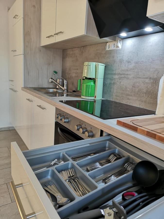 Modern Wohnen I Parkplatz I Wlan I Netflix I Balkon I 6 Schlafplaetze Apartamento *